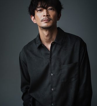 ②津田健次郎　宣材_メイン